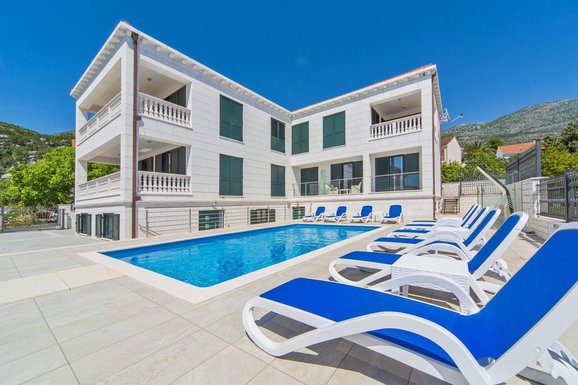 Villa Slano Apartments *